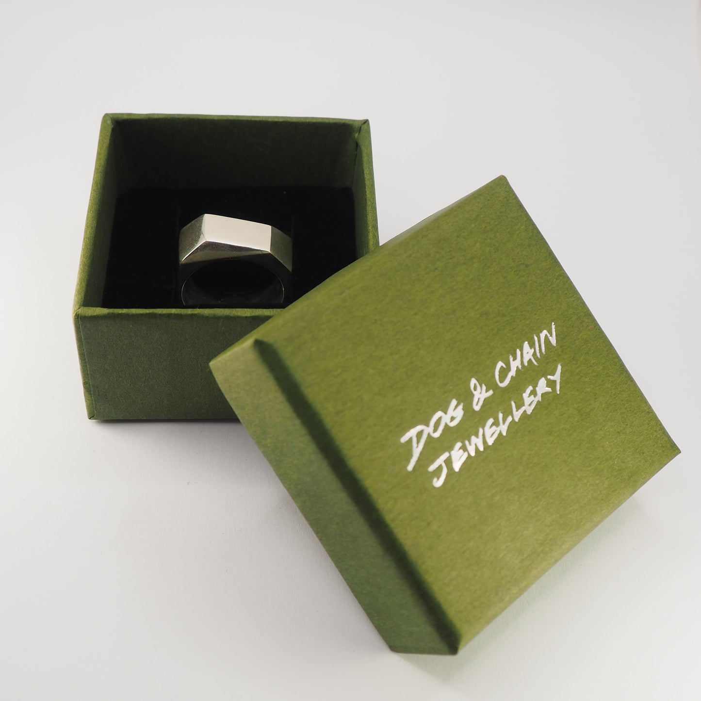 Angular Ring (size U)