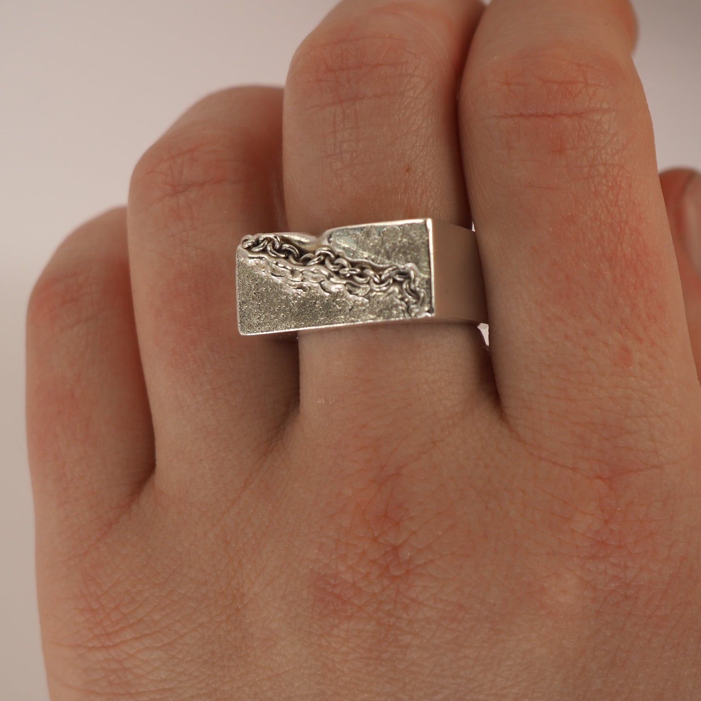Chain D Ring (Size Q 1/2)